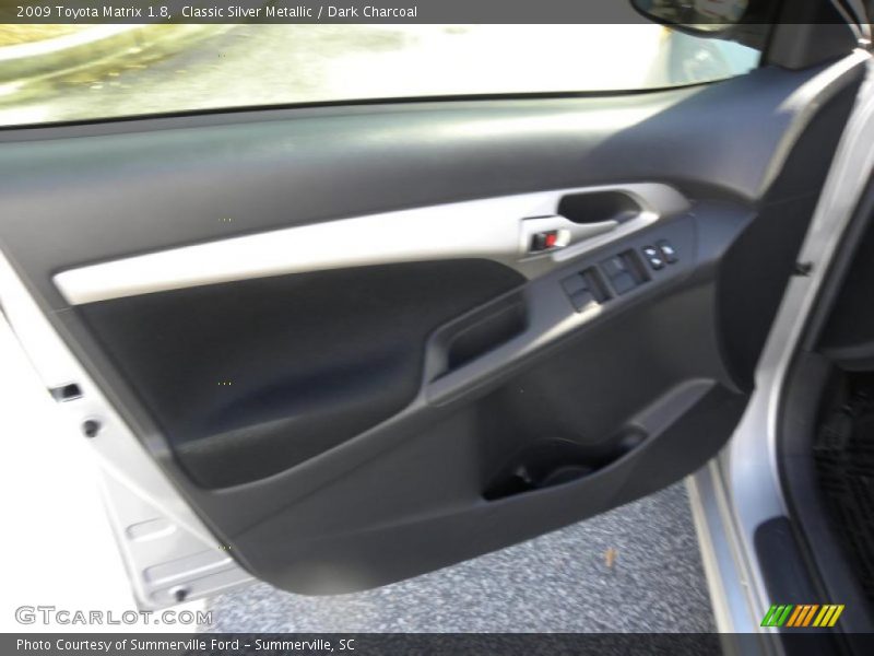 Classic Silver Metallic / Dark Charcoal 2009 Toyota Matrix 1.8