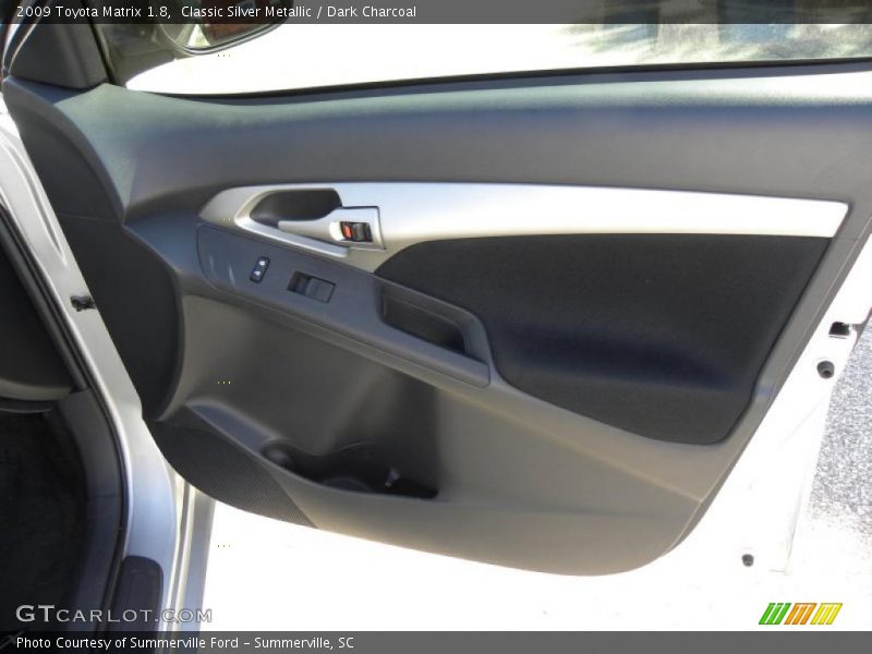 Classic Silver Metallic / Dark Charcoal 2009 Toyota Matrix 1.8