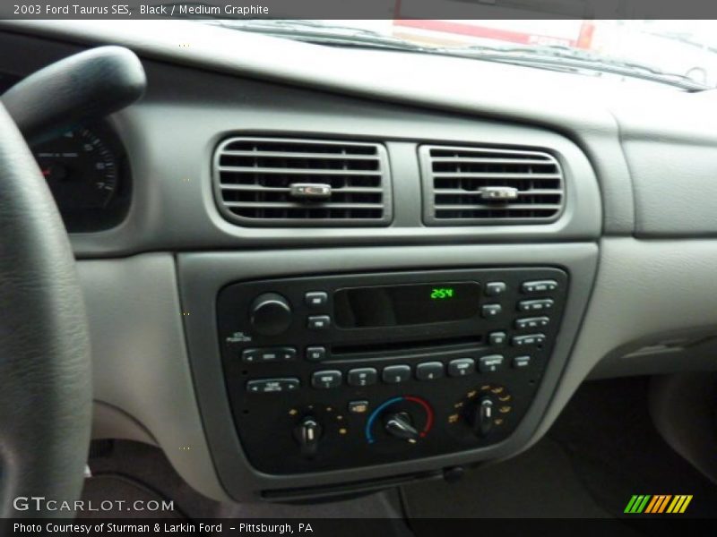 Black / Medium Graphite 2003 Ford Taurus SES