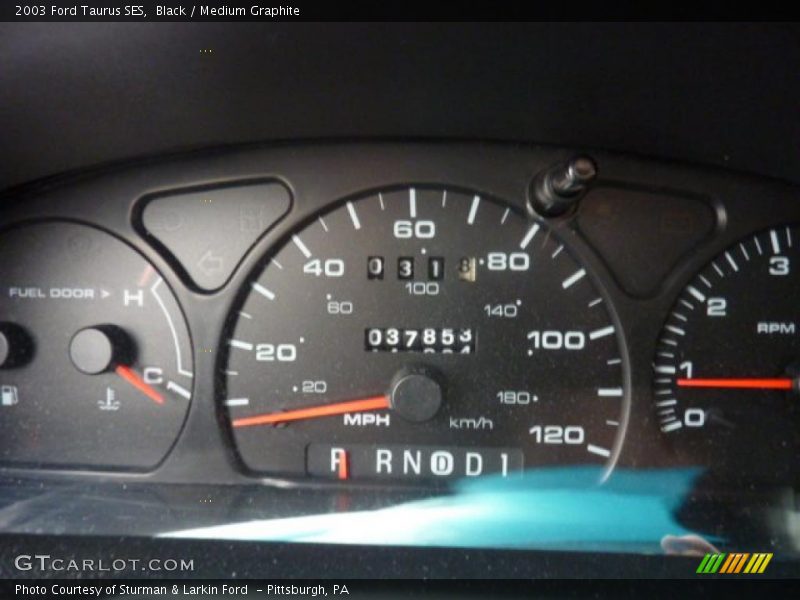 Black / Medium Graphite 2003 Ford Taurus SES