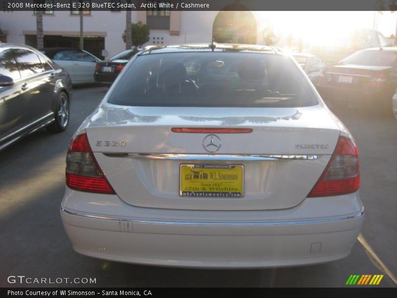 Arctic White / Cashmere 2008 Mercedes-Benz E 320 BlueTEC Sedan