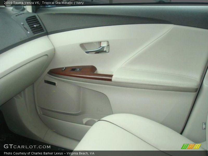 Tropical Sea Metallic / Ivory 2009 Toyota Venza V6