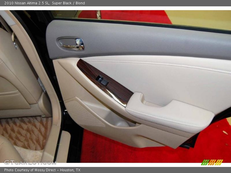 Super Black / Blond 2010 Nissan Altima 2.5 SL