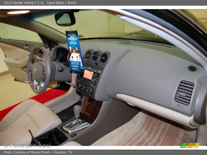 Super Black / Blond 2010 Nissan Altima 2.5 SL