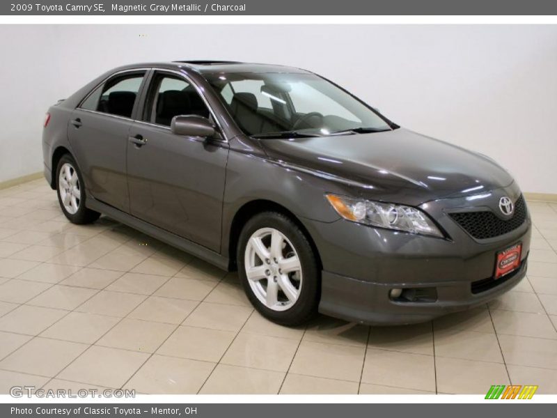 Magnetic Gray Metallic / Charcoal 2009 Toyota Camry SE