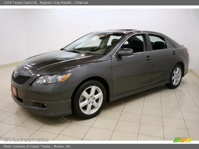 Magnetic Gray Metallic / Charcoal 2009 Toyota Camry SE