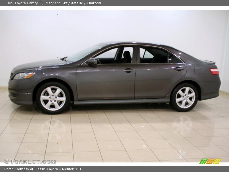 Magnetic Gray Metallic / Charcoal 2009 Toyota Camry SE