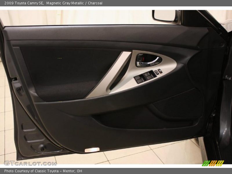 Magnetic Gray Metallic / Charcoal 2009 Toyota Camry SE