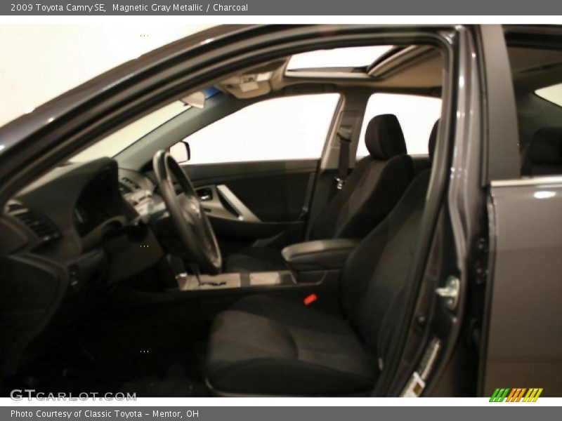 Magnetic Gray Metallic / Charcoal 2009 Toyota Camry SE