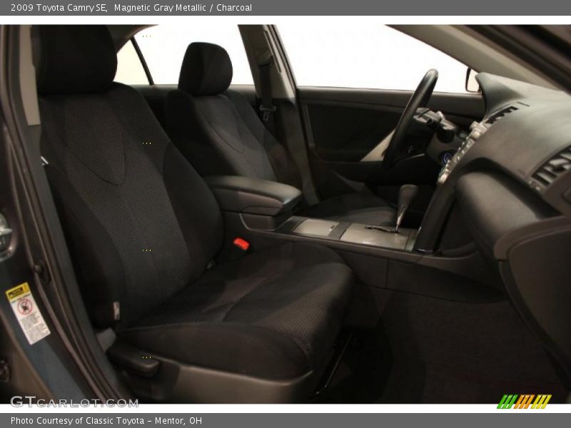 Magnetic Gray Metallic / Charcoal 2009 Toyota Camry SE