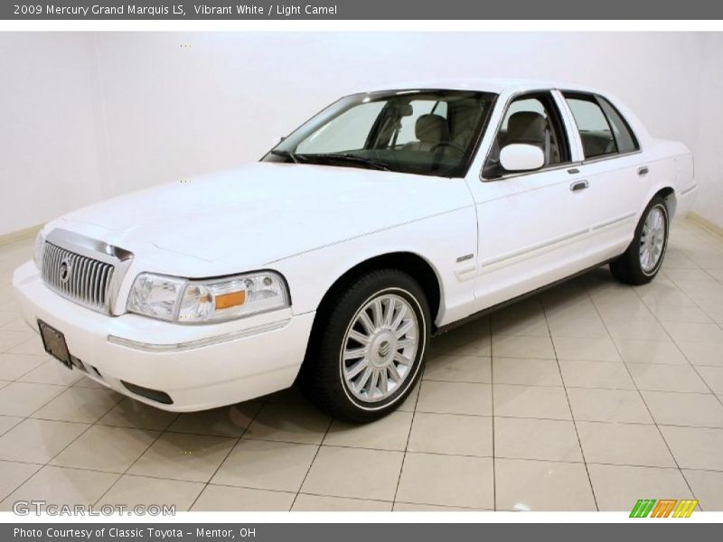 Vibrant White / Light Camel 2009 Mercury Grand Marquis LS
