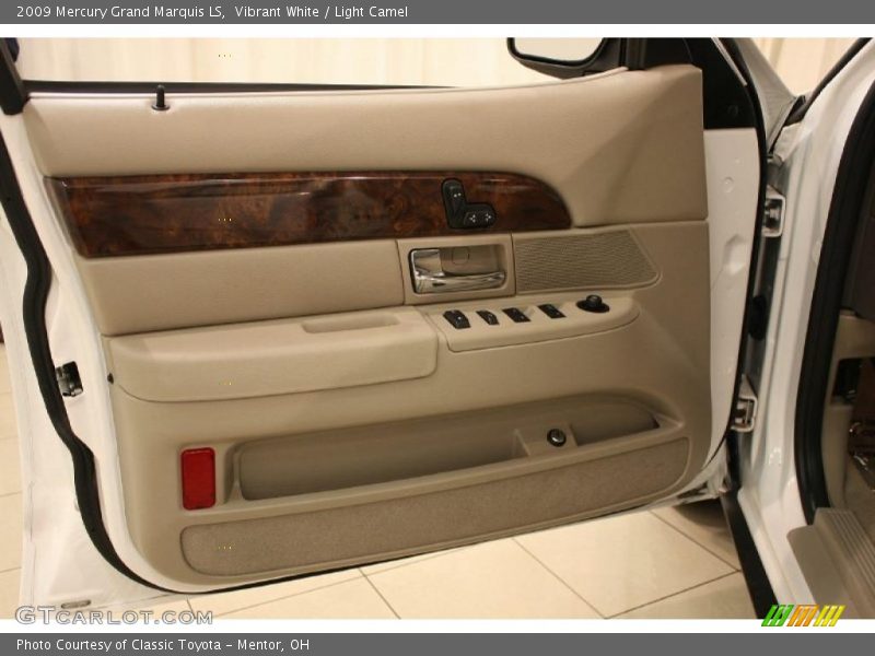 Vibrant White / Light Camel 2009 Mercury Grand Marquis LS