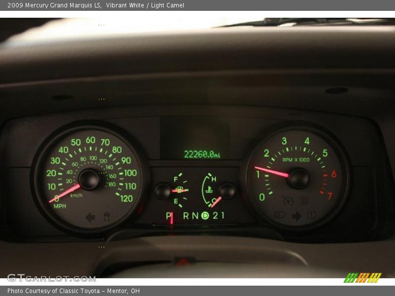 Vibrant White / Light Camel 2009 Mercury Grand Marquis LS