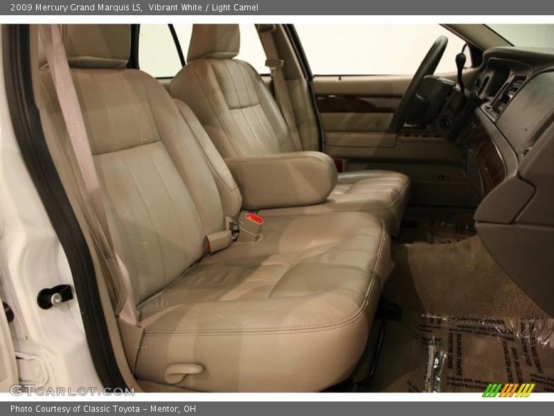 Vibrant White / Light Camel 2009 Mercury Grand Marquis LS