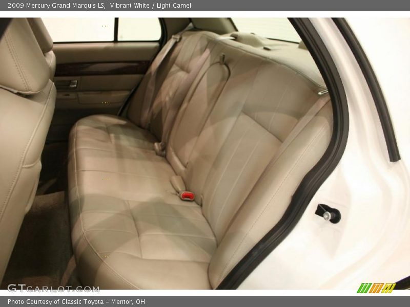 Vibrant White / Light Camel 2009 Mercury Grand Marquis LS