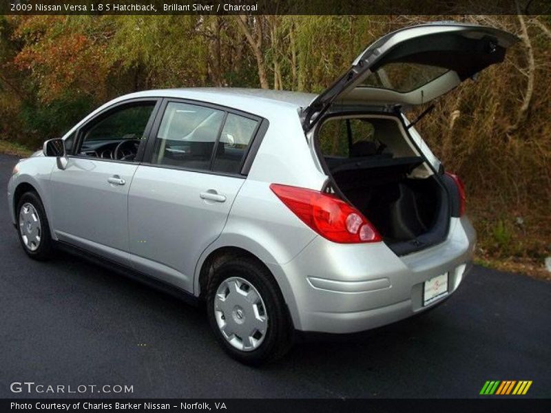 Brillant Silver / Charcoal 2009 Nissan Versa 1.8 S Hatchback