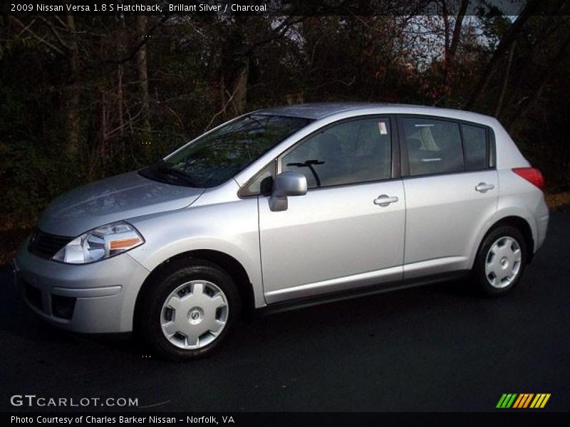 Brillant Silver / Charcoal 2009 Nissan Versa 1.8 S Hatchback
