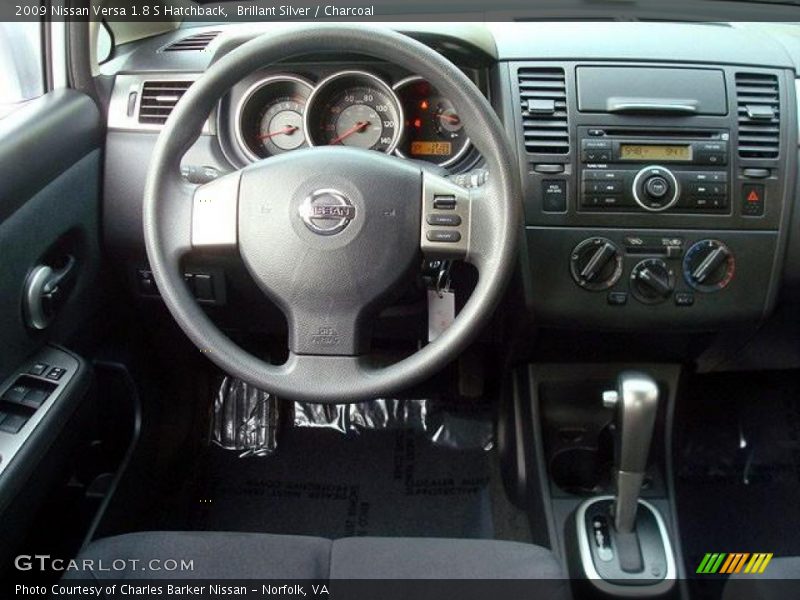 Brillant Silver / Charcoal 2009 Nissan Versa 1.8 S Hatchback