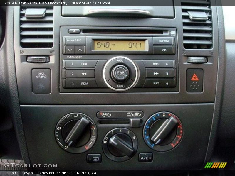 Brillant Silver / Charcoal 2009 Nissan Versa 1.8 S Hatchback