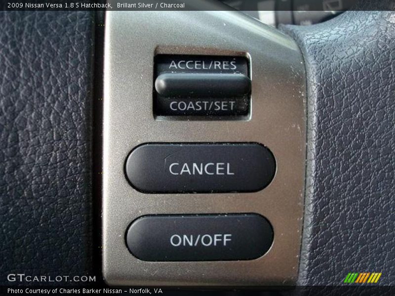 Brillant Silver / Charcoal 2009 Nissan Versa 1.8 S Hatchback