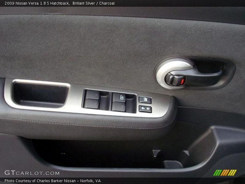 Brillant Silver / Charcoal 2009 Nissan Versa 1.8 S Hatchback
