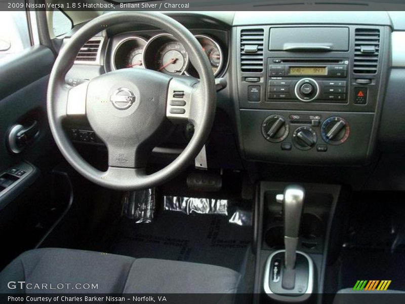 Brillant Silver / Charcoal 2009 Nissan Versa 1.8 S Hatchback