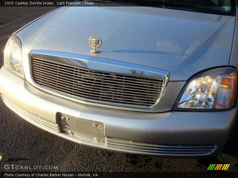 Light Platinum / Shale 2005 Cadillac DeVille Sedan