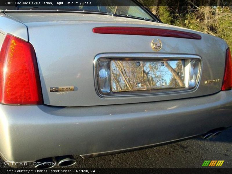 Light Platinum / Shale 2005 Cadillac DeVille Sedan