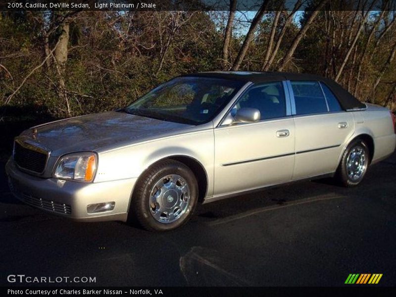 Light Platinum / Shale 2005 Cadillac DeVille Sedan