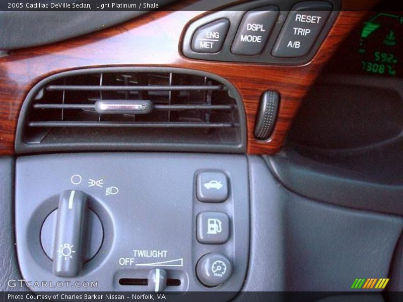 Controls of 2005 DeVille Sedan