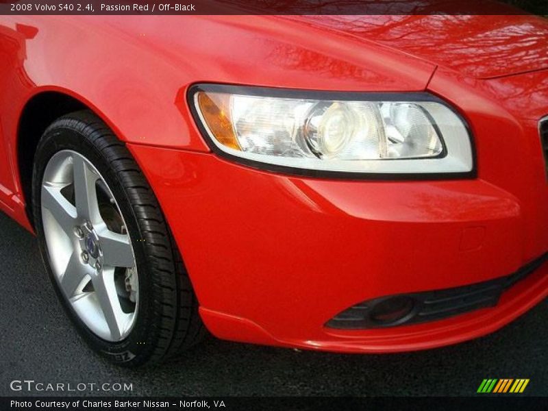 Passion Red / Off-Black 2008 Volvo S40 2.4i