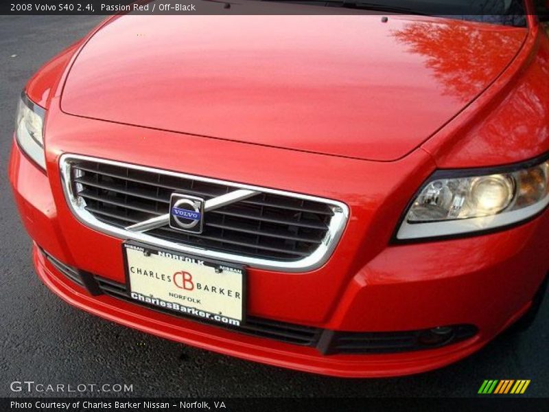 Passion Red / Off-Black 2008 Volvo S40 2.4i