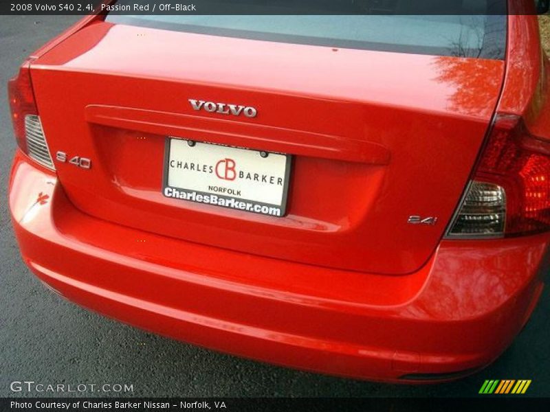 Passion Red / Off-Black 2008 Volvo S40 2.4i