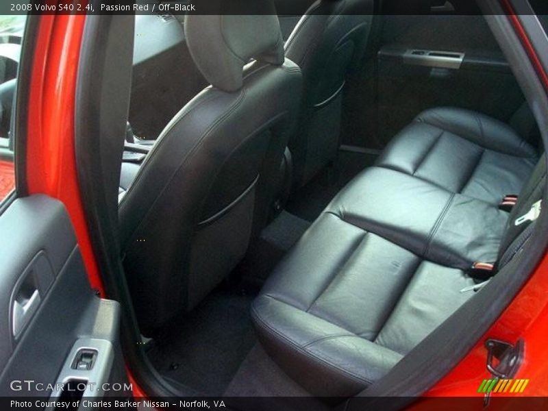 Passion Red / Off-Black 2008 Volvo S40 2.4i