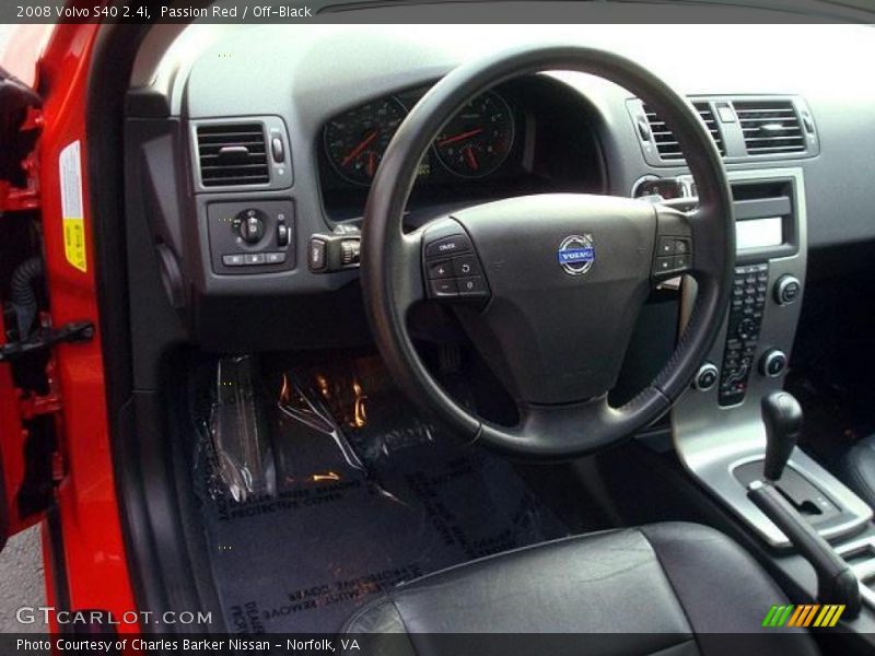 Passion Red / Off-Black 2008 Volvo S40 2.4i