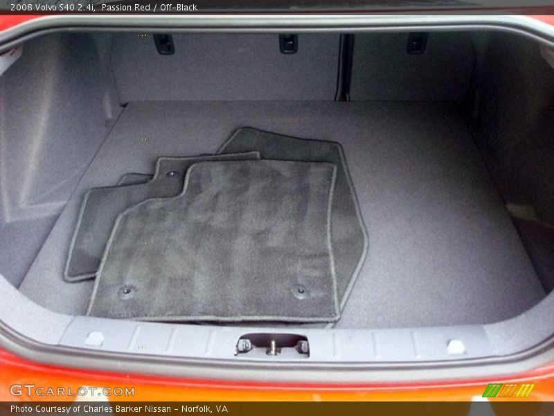 Passion Red / Off-Black 2008 Volvo S40 2.4i