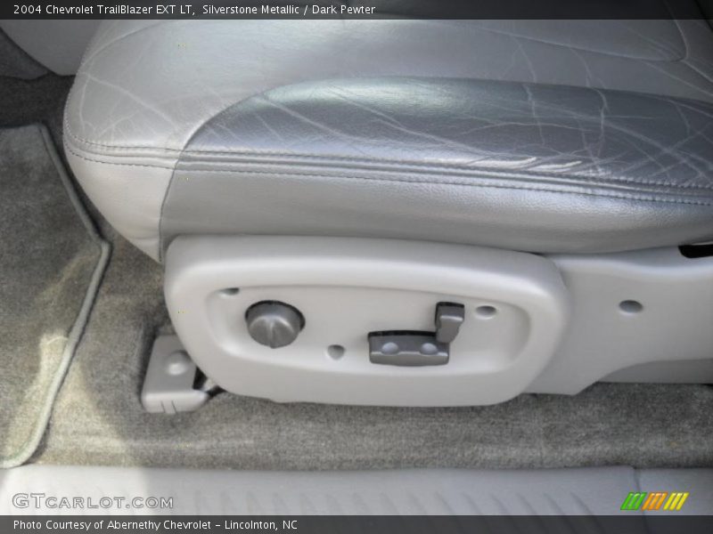 Silverstone Metallic / Dark Pewter 2004 Chevrolet TrailBlazer EXT LT
