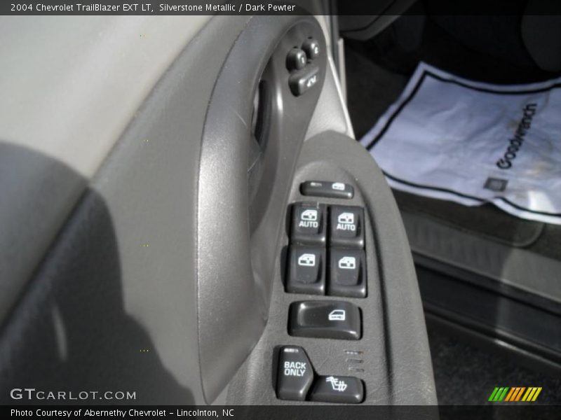 Silverstone Metallic / Dark Pewter 2004 Chevrolet TrailBlazer EXT LT
