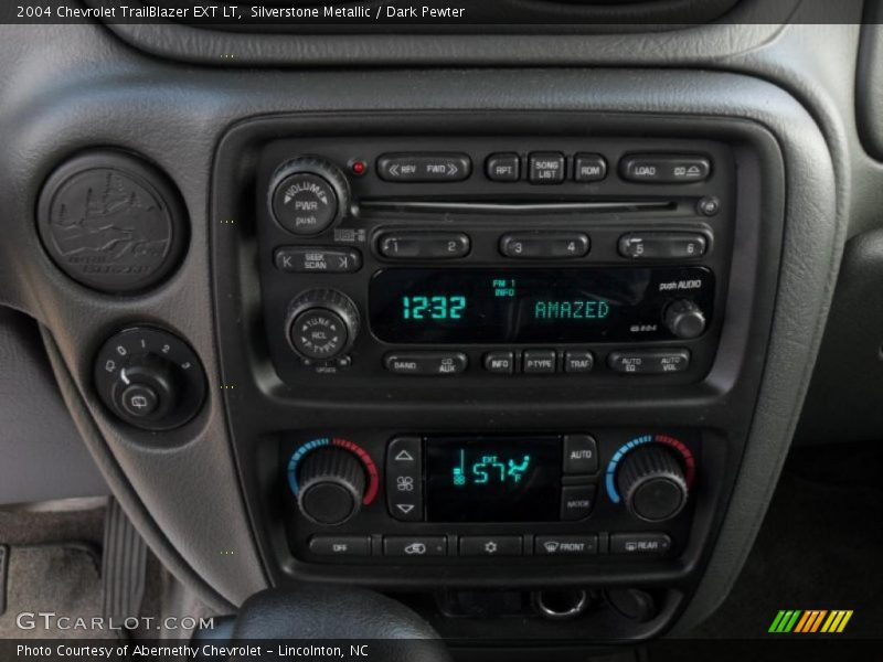 Controls of 2004 TrailBlazer EXT LT