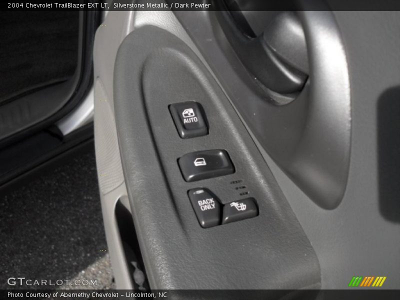 Silverstone Metallic / Dark Pewter 2004 Chevrolet TrailBlazer EXT LT