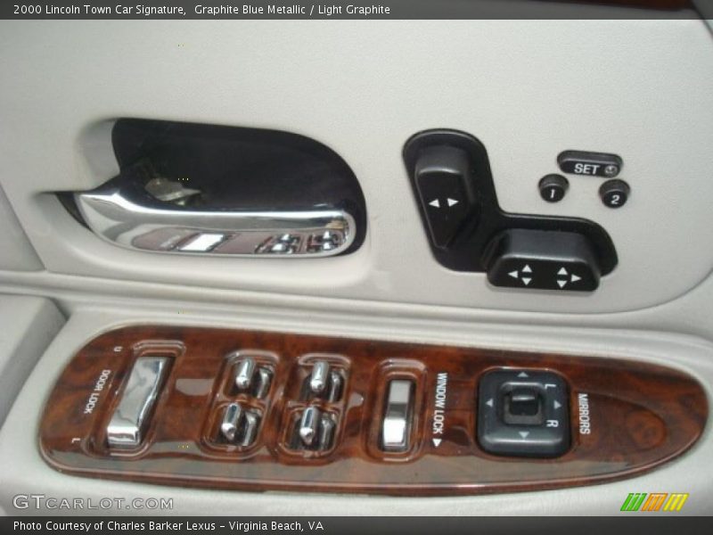 Controls of 2000 Town Car Signature
