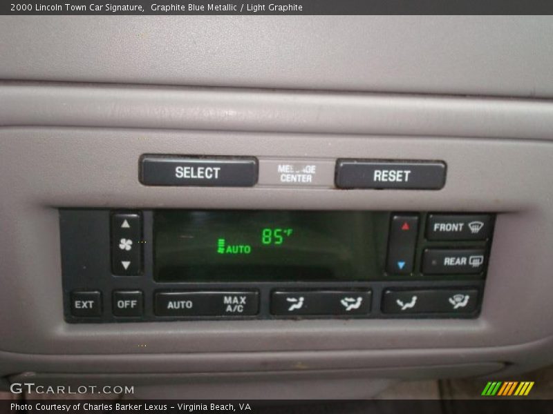 Controls of 2000 Town Car Signature