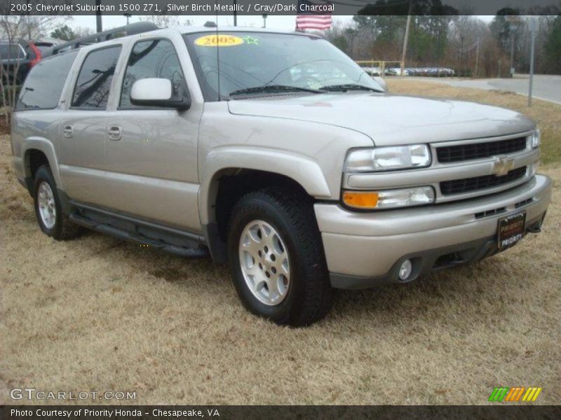Silver Birch Metallic / Gray/Dark Charcoal 2005 Chevrolet Suburban 1500 Z71