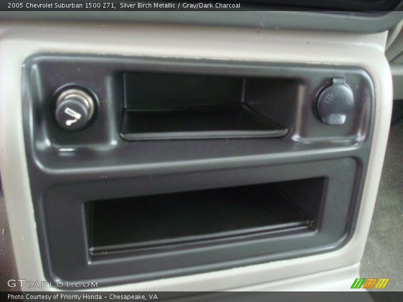 Silver Birch Metallic / Gray/Dark Charcoal 2005 Chevrolet Suburban 1500 Z71