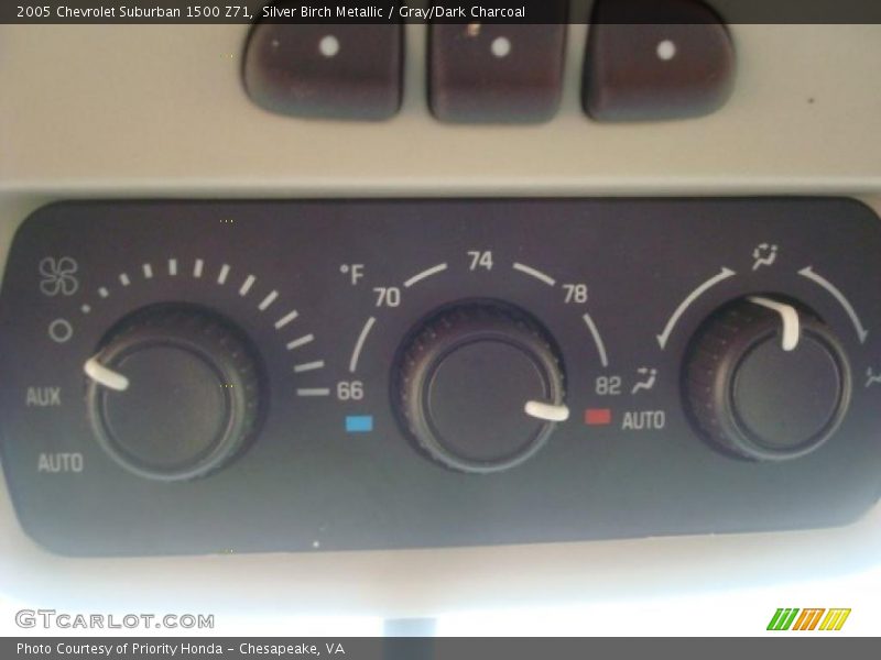 Silver Birch Metallic / Gray/Dark Charcoal 2005 Chevrolet Suburban 1500 Z71