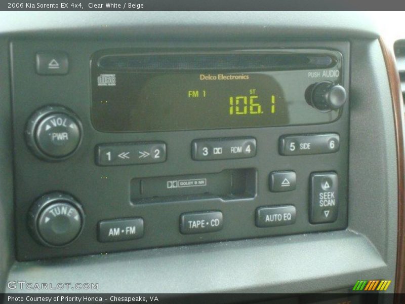 Clear White / Beige 2006 Kia Sorento EX 4x4