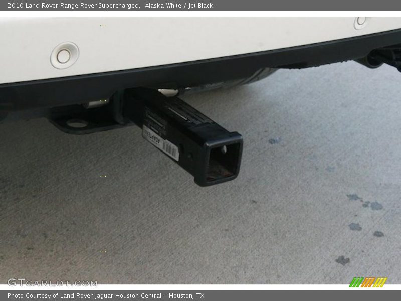 Alaska White / Jet Black 2010 Land Rover Range Rover Supercharged