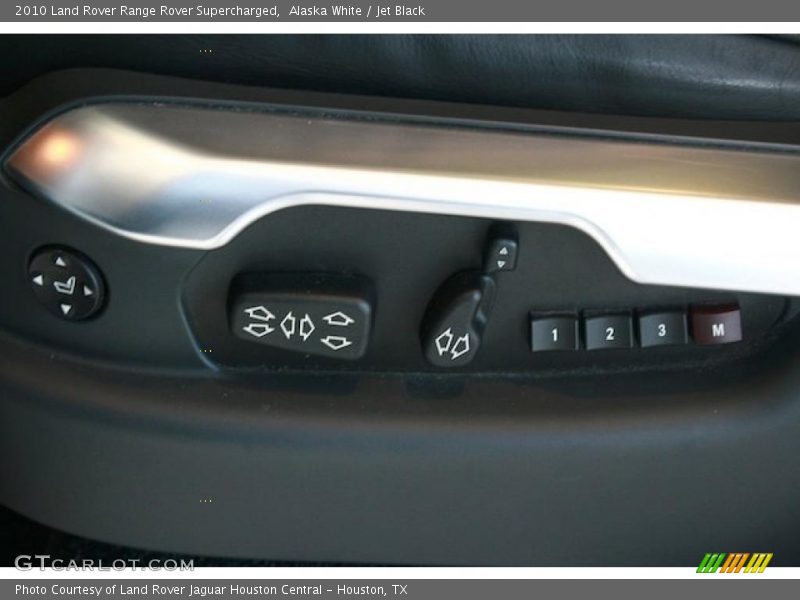 Controls of 2010 Range Rover Supercharged