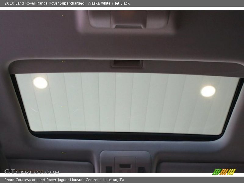 Alaska White / Jet Black 2010 Land Rover Range Rover Supercharged