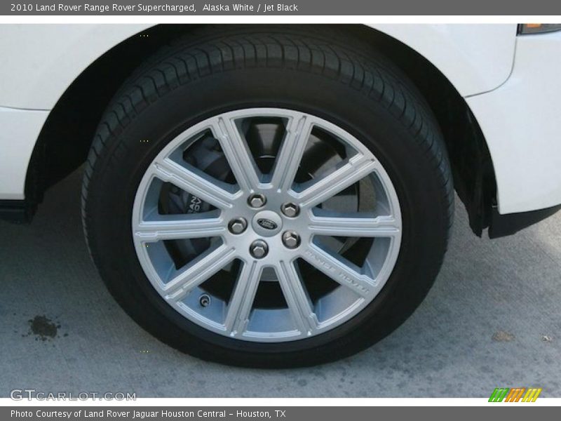 Alaska White / Jet Black 2010 Land Rover Range Rover Supercharged